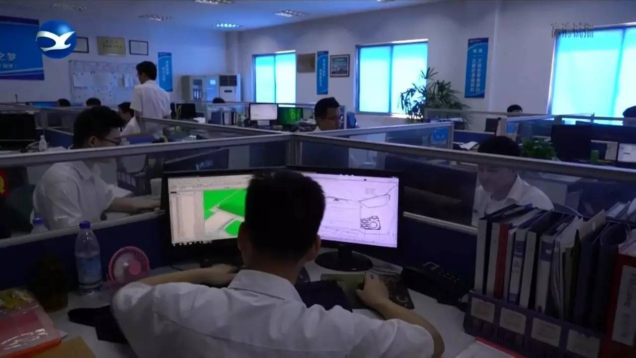 鄭敏 從計算機培訓到中國檢具行業的開拓領航者